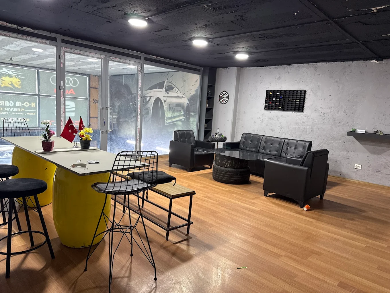 HOM Garage Servis Alanı